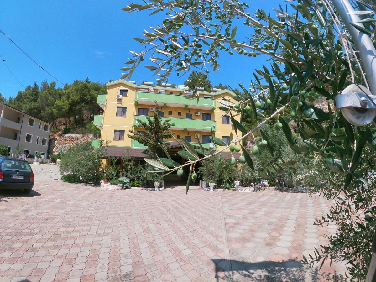 Hotel Bolonja Shëngjin Buitenkant foto
