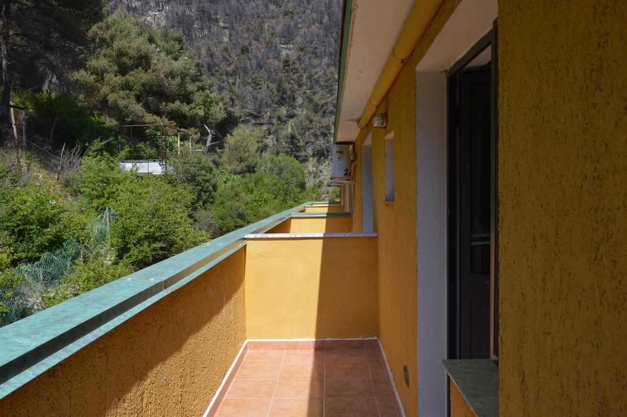 Hotel Bolonja Shëngjin Buitenkant foto