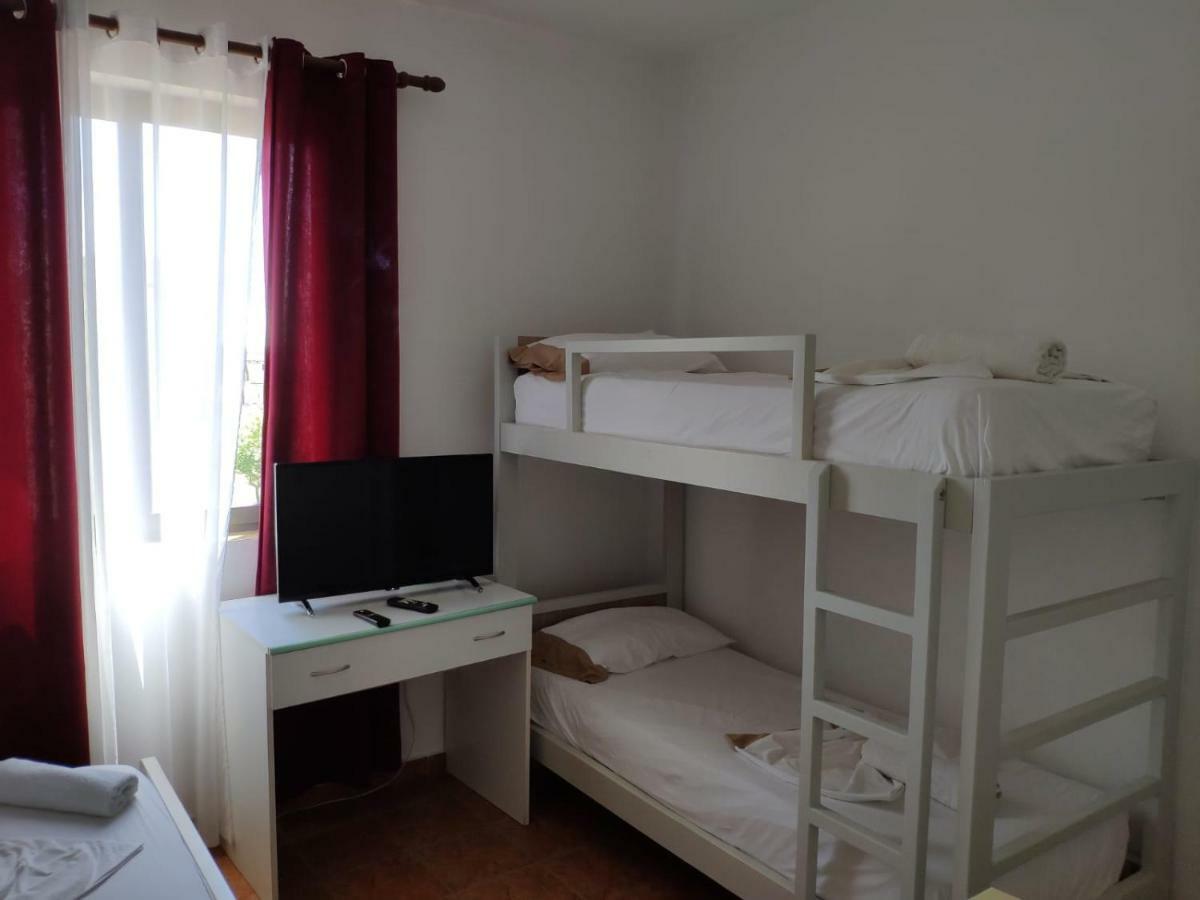 Hotel Bolonja Shëngjin Buitenkant foto