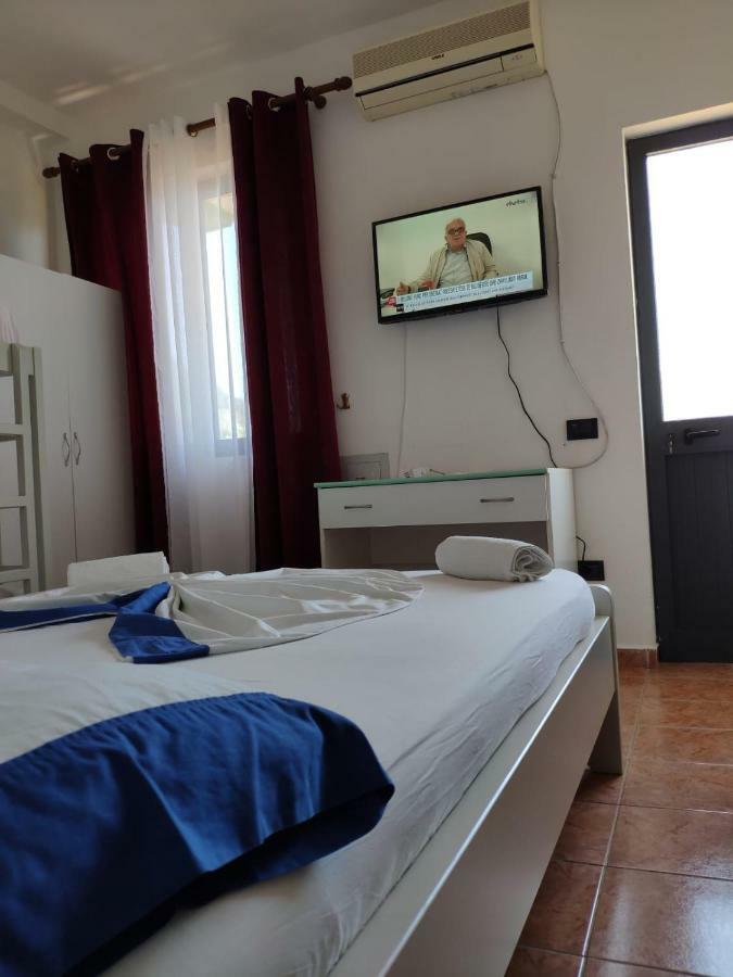 Hotel Bolonja Shëngjin Buitenkant foto